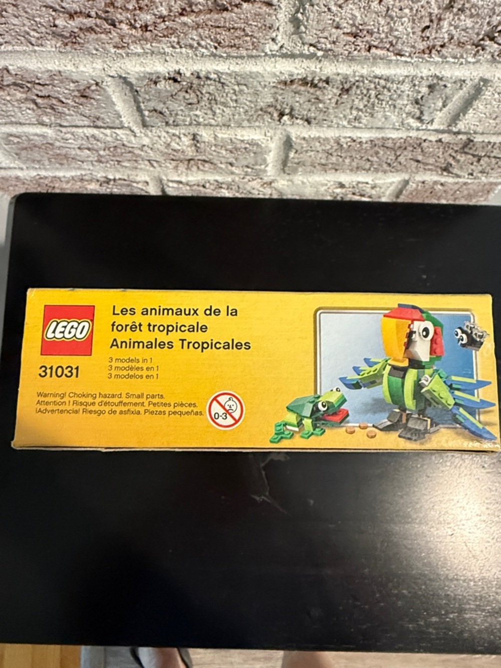 Lego Creator Parrot and Frog Set with Red, Yellow, Green, Blue Accents Retired - Picture 7 of 8